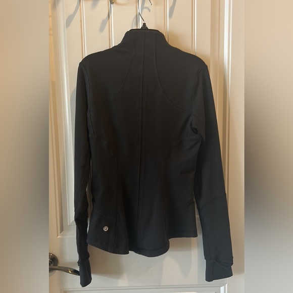 Lululemon light jacket - Picture 2 of 3